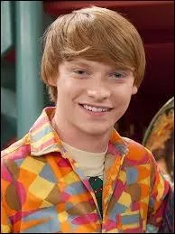 Quel est le nom de Dez dans Austin et Ally ?