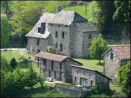 Les habitants de la commune de Saint-Etienne-de-Carlat se nomment les ...
