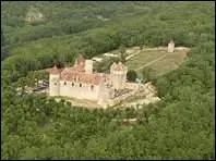 Le pote et chanteur Lo Ferr, auteur de  L't 68  et  Amour Anarchie , vcut au chteau de Pechrigal entre 1963 et 1968. Ce tertre royal se situe dans le dpartement du :