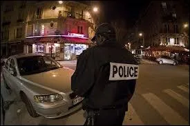 Quel humoriste franais a dit :   L'avez-vous remarqu ? ... Quand on roule, on n'a jamais de contraventions. C'est toujours quand on s'arrte  ?