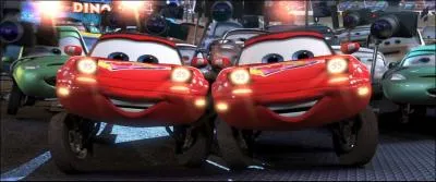 Comment se nomment les groupies de Flash puis de Chick ? (de gauche à droite)