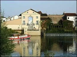 A Pont-de-Vaux, les habitants portent le gentil ...