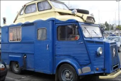 Ces vhicules fusionns en un seul taient de la mme marque. Laquelle ?