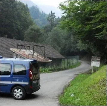 La tuerie perptre en Haute-Savoie, n'est pas sans rappeler un autre assassinat d'une famille anglaise en vacances en France, il y a tout juste 60 ans . De quelle affaire s'agissait-il ?