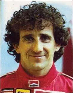 Alain Prost est l'un des plus grands champions automobile du XXe sicle, avec 51 victoires sur 199 participations. Combien de fois fut-il sacr champion du monde ?