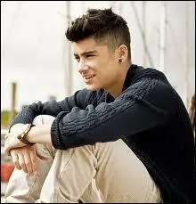 A partir de l'adolescence, Zayn commence  se trouver un look, un style personnel qui le dmarque des autres ados, lequel ?