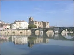 Je me rends maintenant dans la ville de Romans-sur-Isre, o les habitants rpondent au nom de ...