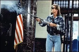 Qui tient le rle principal dans le film  Invasion Los Angeles  de John Carpenter ?