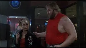 Dans quel film Big John Studd fait-il passer un mauvais quart d'heure  Mickey Rourke ?