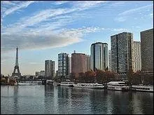 Avec quelle autre grande ville Paris est-elle jumele ?