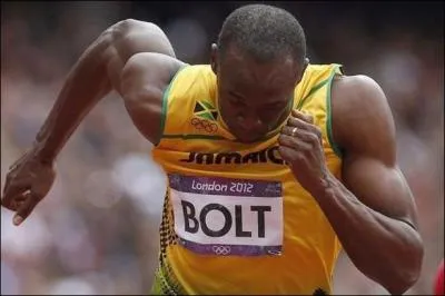 Lequel de ces mots figure en premier dans le dictionnaire ?