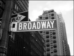 Lequel de ces films Disney n'a jamais t adapt en comdie musicale  Broadway ?