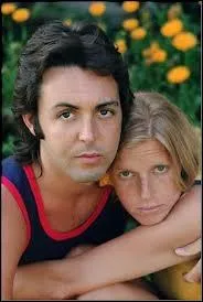 L'histoire d'amour entre Linda Eastman et l'artiste Paul MacCartney finit mal galement, pour une autre raison, laquelle ?