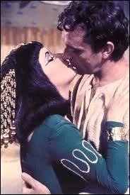 Les grands amoureux de l'Histoire antique, que sont Cloptre Reine d'Egypte, et le gnral romain Antoine, seront tragiquement spars aprs 10 ans de liaison. Pourquoi ?