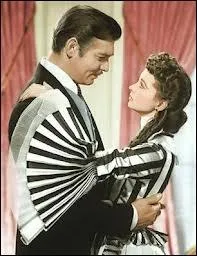 C'est l'une des histoires d'amour de fiction les plus clbres, celle de Scarlett et de Rhett. Pourquoi ne finit-elle pas (sur le moment) trs bien ?