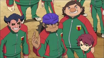 Dans la saison 3 d'Inazuma Eleven, quel est le score  la fin du match de Petits Gants contre Orphes ?