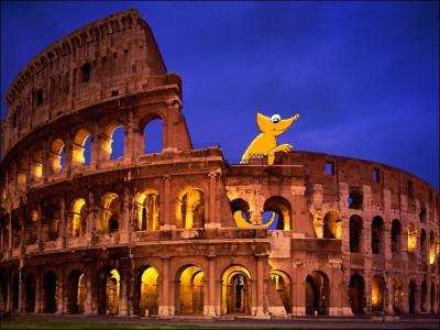 Vous l'avez bien reconnu : le petit caméléon admire la vue en escaladant le Colisée. Cependant, avez-vous identifié la ville ?