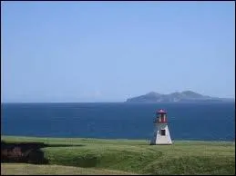 De ce phare on voit une toute petite le o il ne reste plus qu'une centaine de personnes anglophones. C'est l'le ?