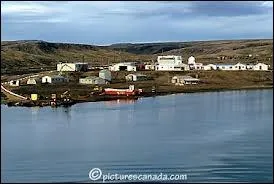 Sur quelle le peut-on retrouver la base militaire et mtorologique d'Eureka ?