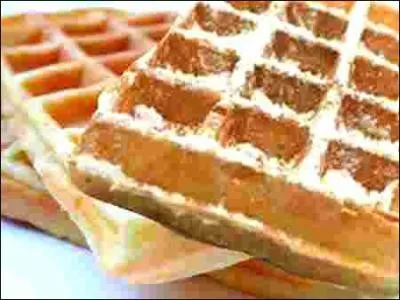 Avec du sucre glace au de la pate  tartiner, ou tout simplement comme on aime ... .