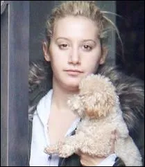 Qui est cette star blonde ?