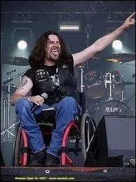 De quel groupe, pionnier du style, Jeff Becerra est-il le chanteur ?