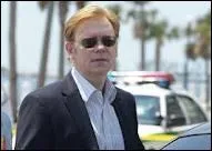 A bord de quel modle de voiture les  Experts Miami  s'activent-ils sur les scnes de crimes ?