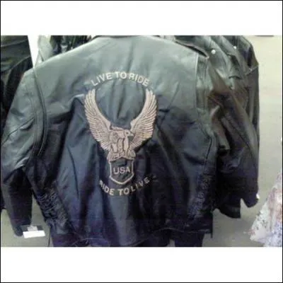 Et juste  l'intrieur, on lisait Maman je t'aime !