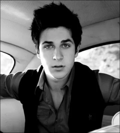 Dans quelle srie ne joue-t-il pas ?