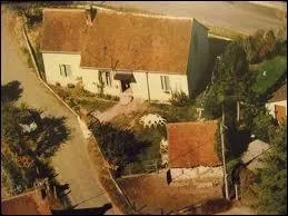 Terminons cette visite de la Creuse par la commune de Villard et ses habitants rpondant au nom de ...