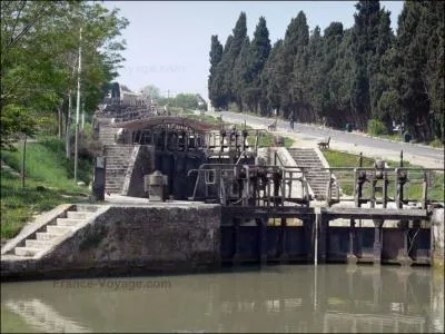 La ville possde sur son territoire, l'uvre matresse du Canal du Midi voulu par Pierre-Paul Riquet, son inventeur,  savoir :