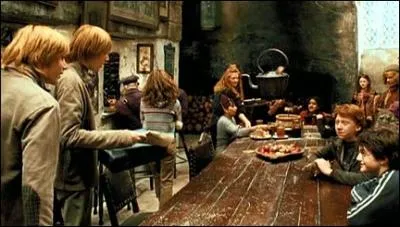 Dans "Harry Potter et le Prisonnier d'Azkaban", Mr. Weasley remporte le grand prix de la loterie du Gallion. Combien en gagne-t-il ?