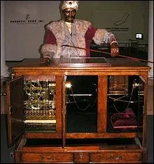 La premire mcanisation du jeu d'checs fut un canular, mais comment s'appelait cette prtendue machine ?