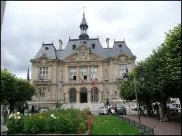 Quel est le nom de la population de Suresnes ?