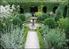 Tels taient ces jardins royaux dont les (... ) arrachaient des cris d'admiration  tous ceux qui les frquentaient.