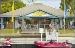 Elle est engage comme chanteuse dans le caf-restaurant de Zane. Comment s'appelait l'tablissement avant que Zane ne le rachte et lui donne un autre nom ?