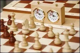 Quel est le mot allemand qui signifie au joueur qu'il lui reste peu de temps ?