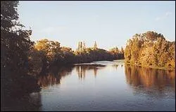 La ville que je veux vous prsenter est batie sur les coteaux de la Vienne qui prend sa source :