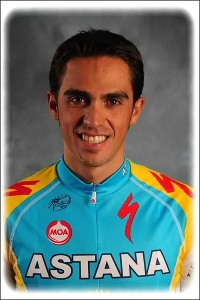 Vainqueur de 2 vuelta, 2 Giro et de 3 tour de France, ce coureur est le seul des annes 2000  s'tre impos sur les trois grands tours . Qui est-ce ?