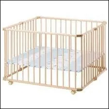 Quand Baby veut jouer, il va playing dans son... ?