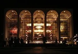  quel complexe appartient le Metropolitan Opera  New-York ?