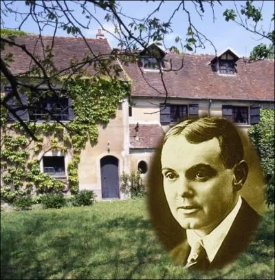 A Saint-Cyr-sur-Morin en Seine-et-Marne vous dcouvrirez la petite demeure de   L'Ermite  , un chantre de l'aventure, auteur du   Quai des Brumes   et de   la Bandera  ... .