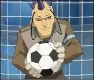 De quelle quipe est-il le capitaine ?