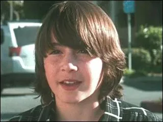 Quel nom porte ce jeune garon ?