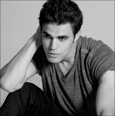 O est n Paul Wesley ?