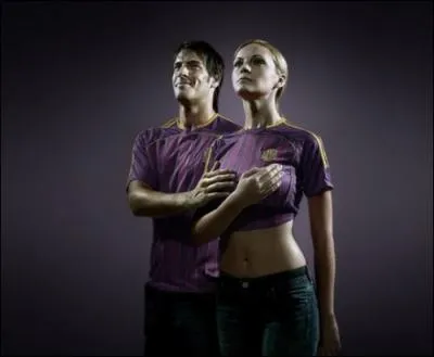 En septembre 2005, il se fait passer pour Jacques Chirac au tlphone, et parvient  convaincre Zindine Zidane et ses coquipiers, de mettre la main sur le coeur durant la Marseillaise !