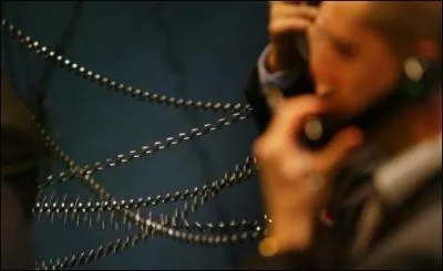 Bernard Thibault a port plainte aprs avoir retrouv du matriel d'coute dans sa voiture. Pourquoi l'affaire ne fait-elle pas plus de bruit?