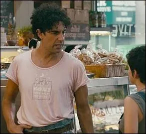 De quel film avec Sacha Baron Cohen cette photo est-elle tire ?