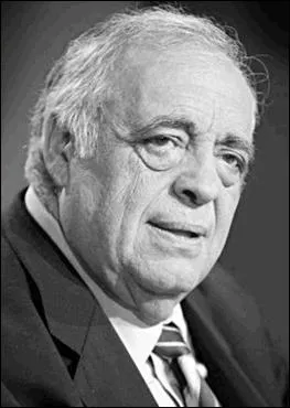 Gaulliste social, il est ministre des Affaires sociales et de l'Emploi durant la premire cohabitation, de 1986  1988 :