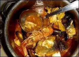 Quel ingrdient n'entre pas dans la prparation de l'ancestrale  bouillabaisse  ?